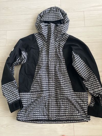 Supreme x The North Face Studded Mountain Light Jacket "Black"