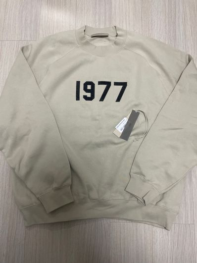 FEAR OF GOD ESSENTIALS 1977 CREWNECK "Wheat"