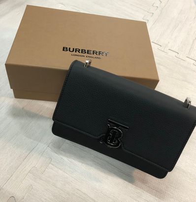 Burberry Grainy Leather Low Robin Bag "Black"