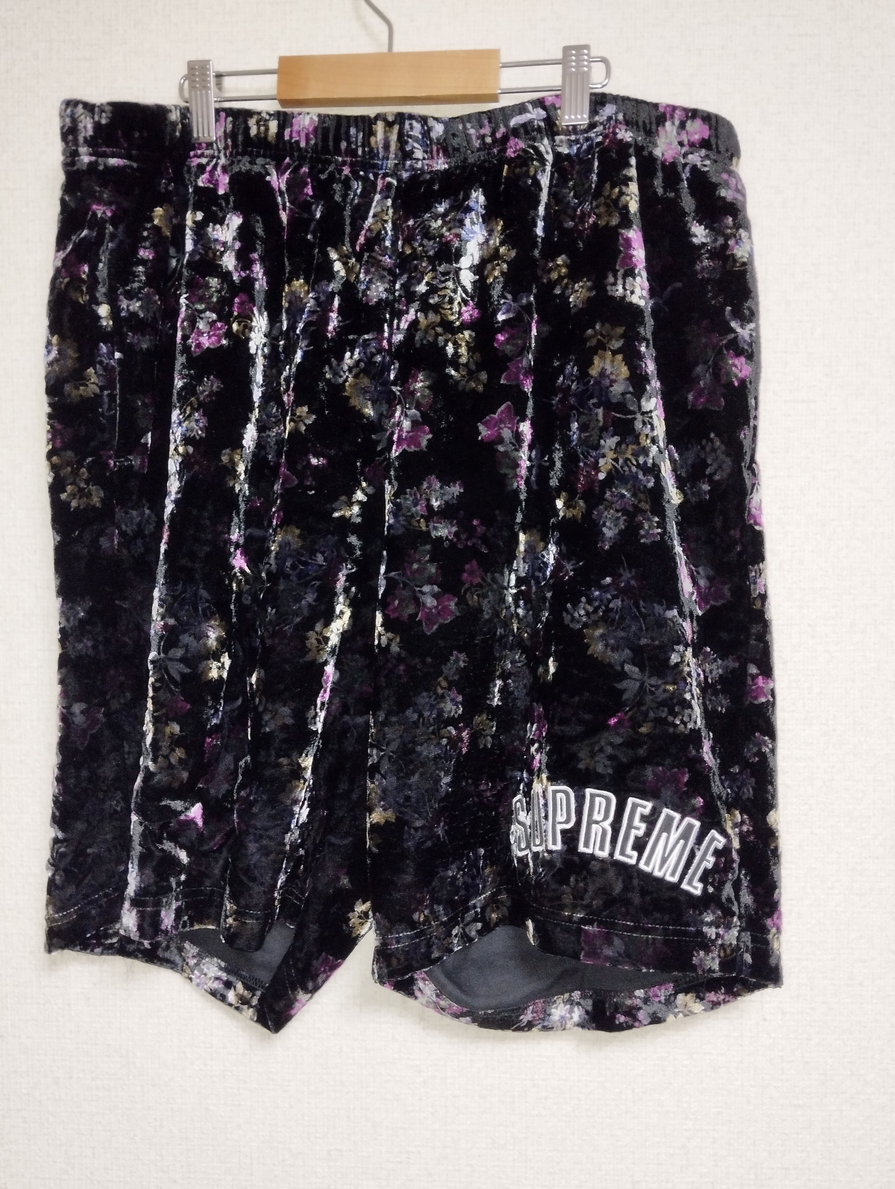 Supreme Floral Velour Short "Black"