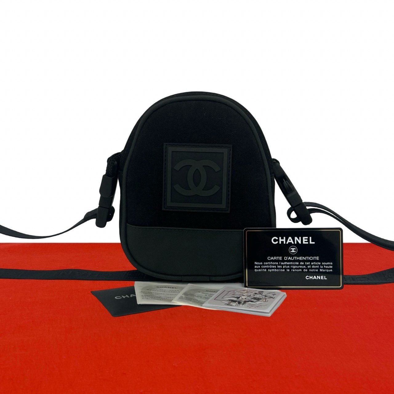 CHANEL シャネル スポーツライン ココマーク キャンバス ナイロン ショルダーバッグ ブラック
d82-1