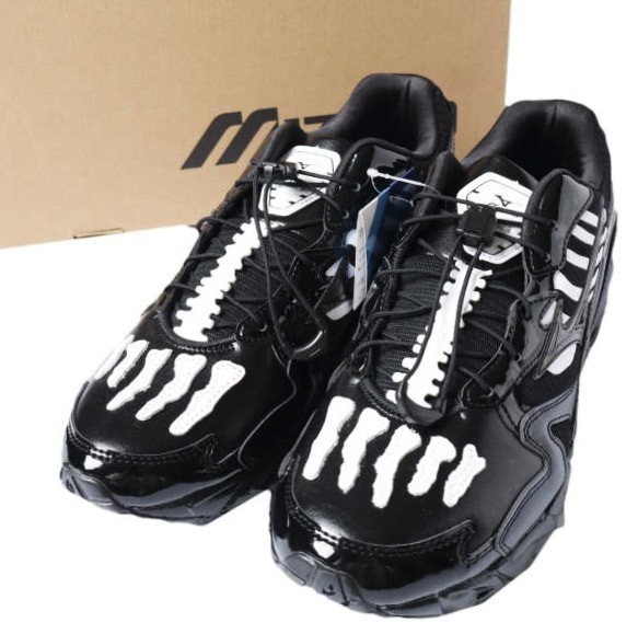 新品 Mizuno x SBTG ミズノ サボタージュ 25AW 別注 WAVE RIDER 10 ウェーブライダー10 D1GD252601 US8(26cm) BLACK Bones スニーカー シューズ g27693