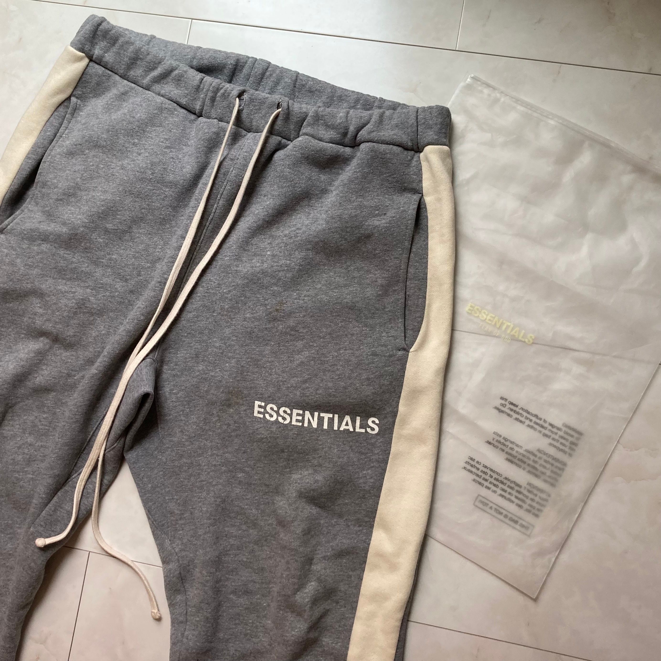 FEAR OF GOD Essentials Side Stripe Sweatpants "Grey"
