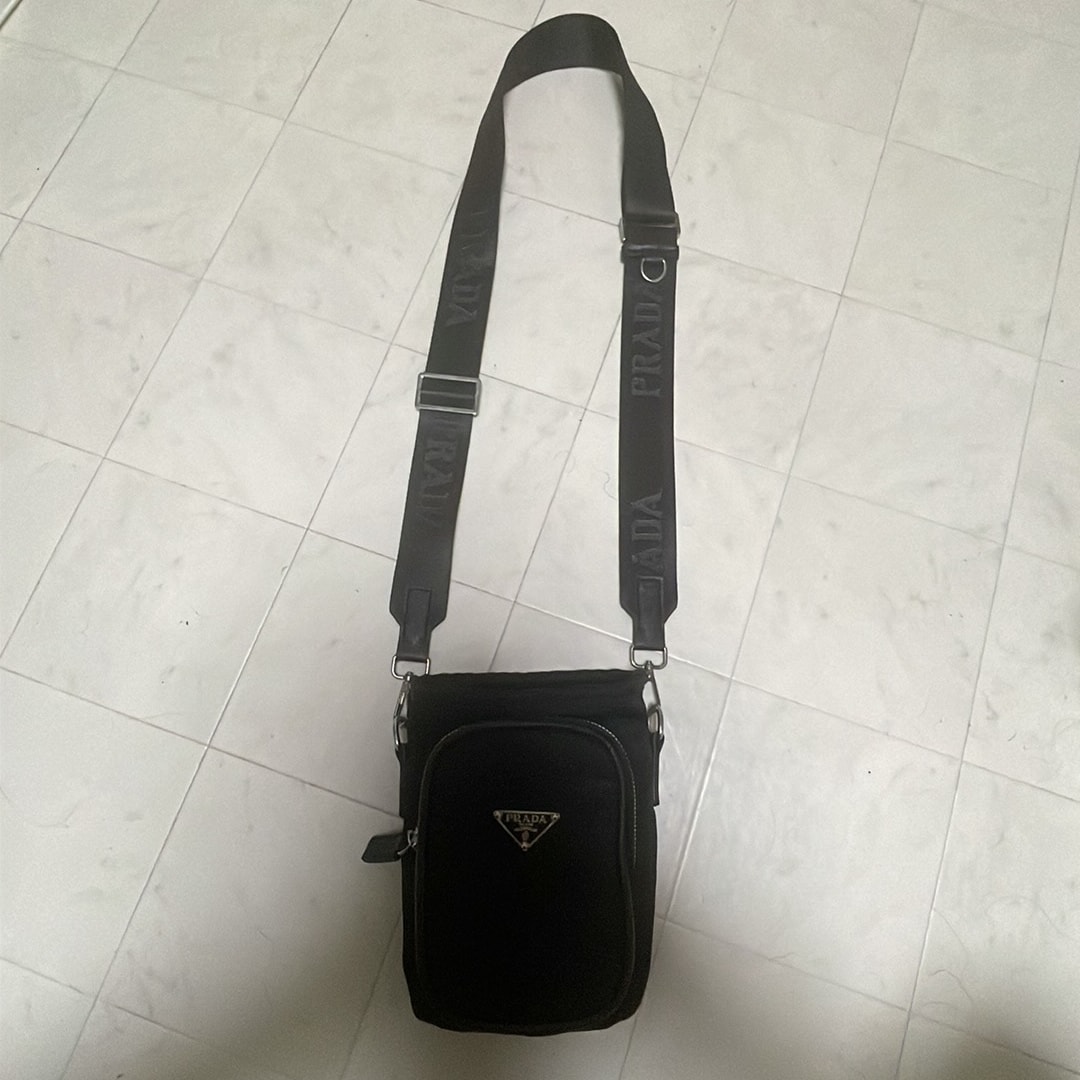 PRADA Re-Nylon Smartphone Case"Black"