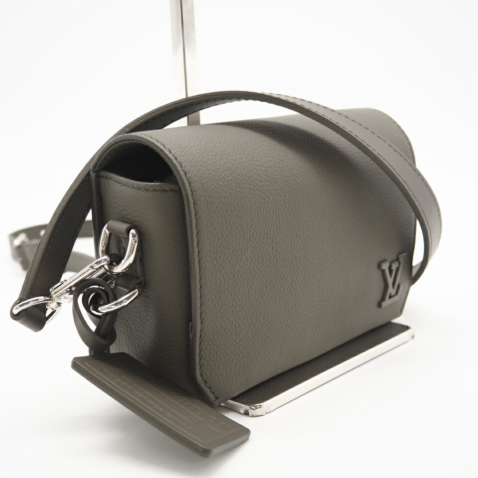 極美品 LOUIS VUITTON ルイ・ヴィトン LVアエログラム ファストライン ウェアラブル ウォレット M82086 ショルダーバッグ カーキ トリヨンレザー レディース