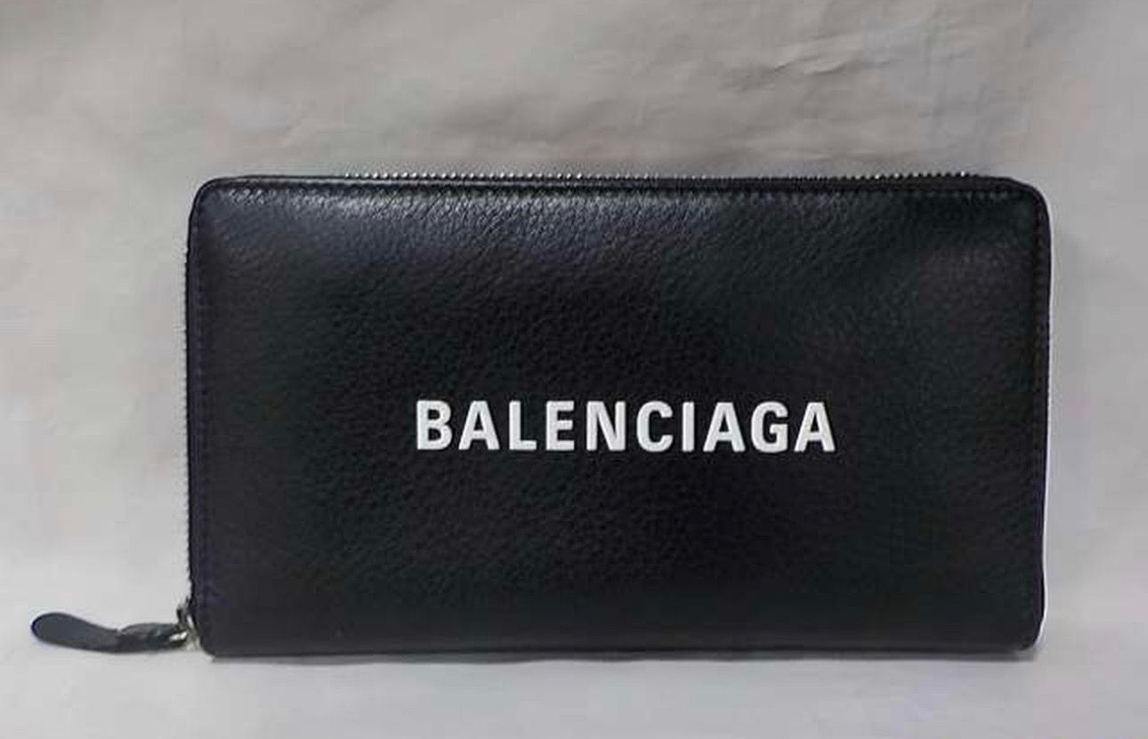 BALENCIAGA
