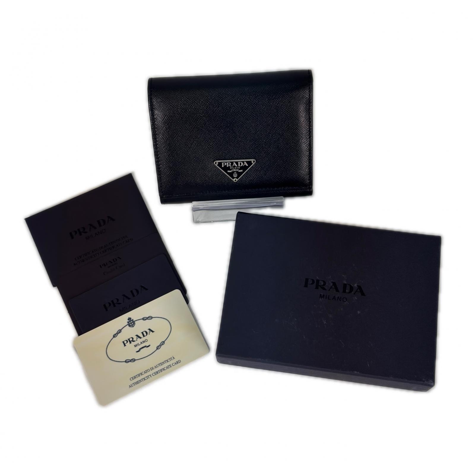 A (未使用に近い)】未使用 PRADA プラダ M176A 財布 三つ折り