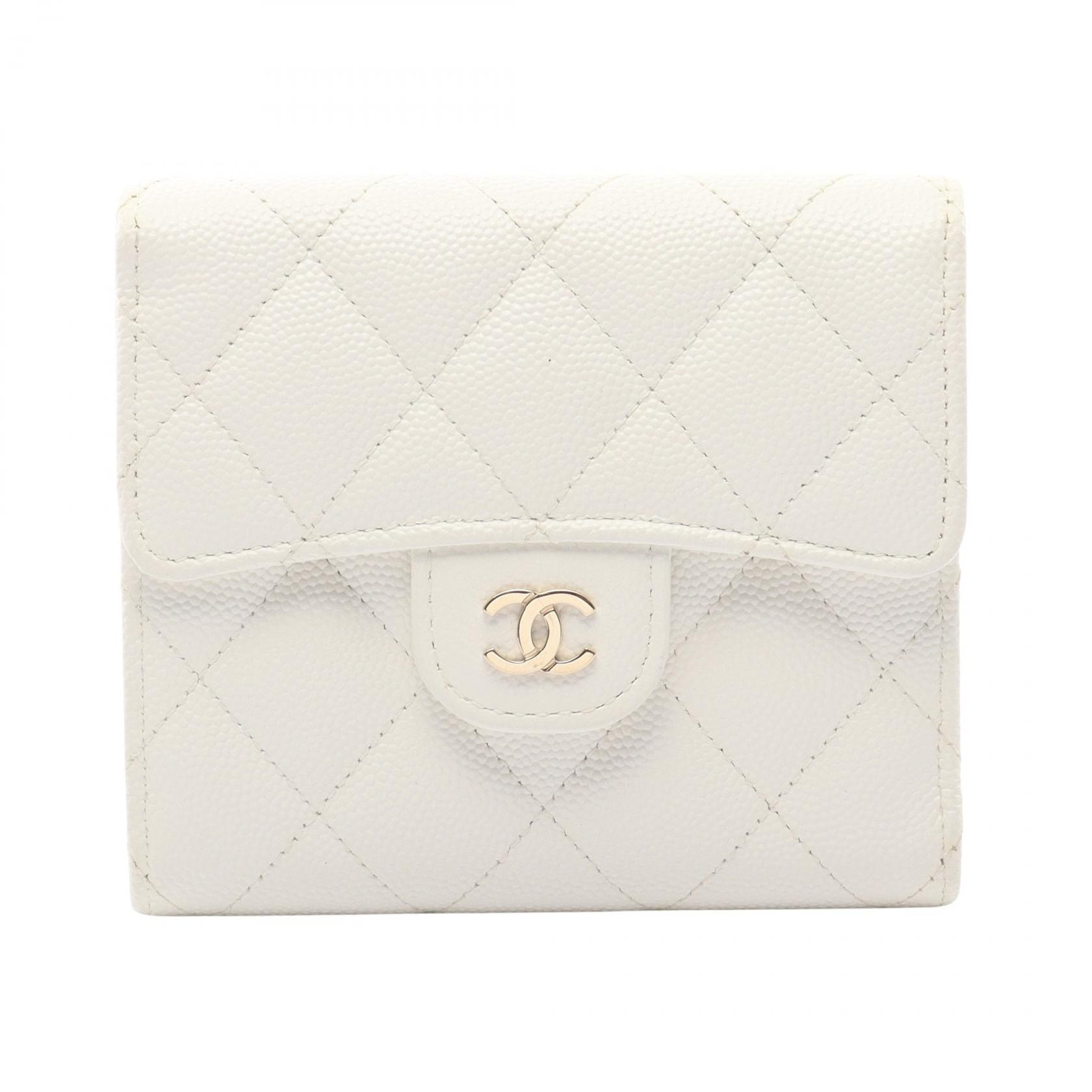 シャネル CHANEL マトラッセ 三つ折り財布 財布 キャビアスキン(グレインドカーフ) レディース ホワイト系 【中古】