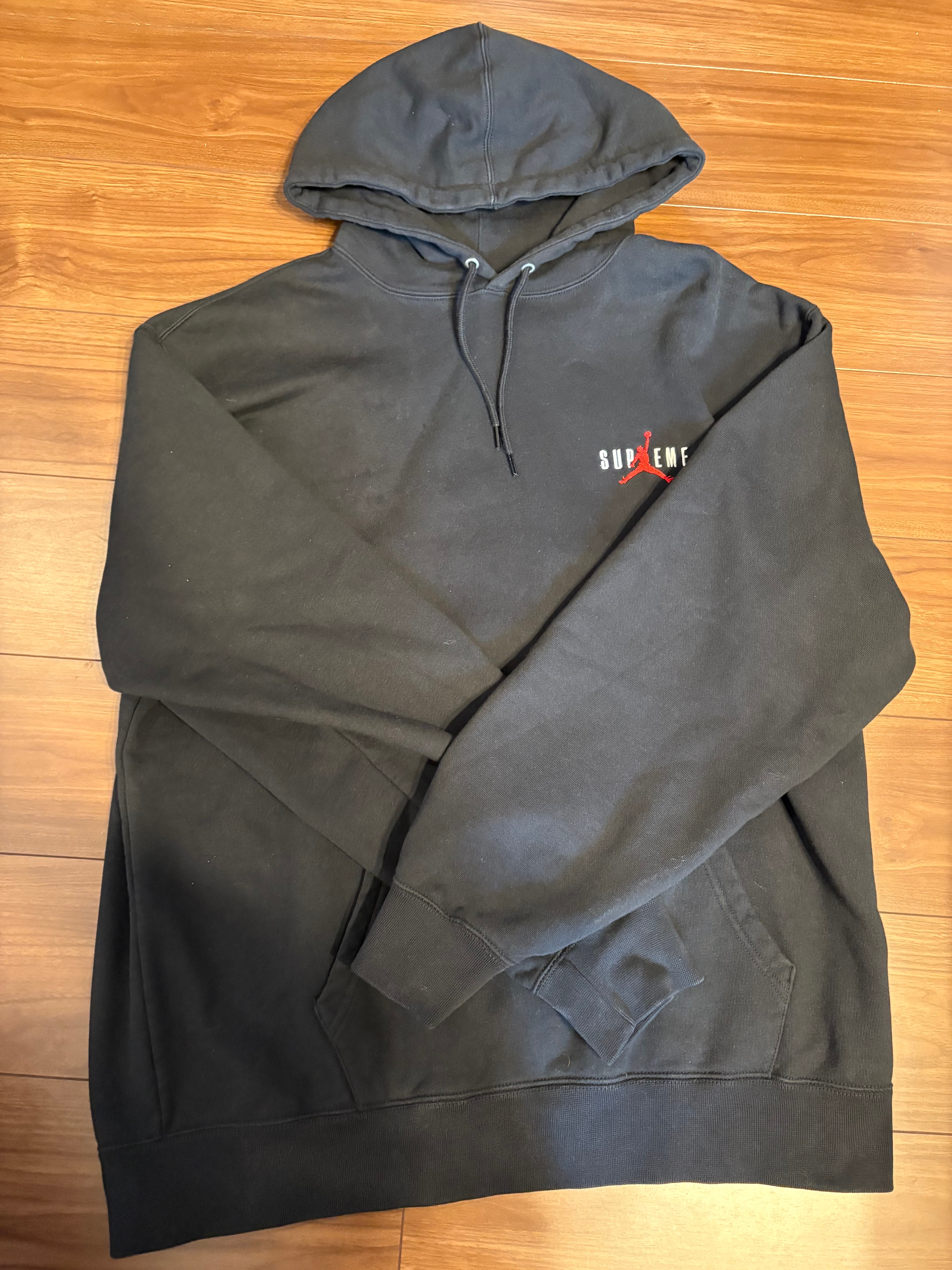 シュプリーム x ジョーダン フーディー スウェットシャツ "ブラック" HF0836-010