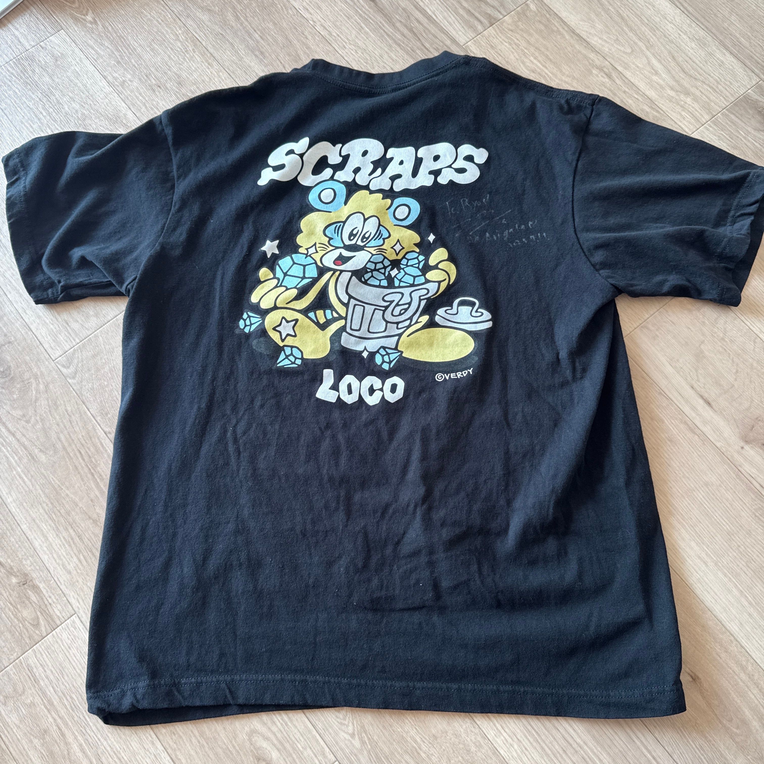 ヴェルディ x ロコ スクラップス Tシャツ "ブラック"