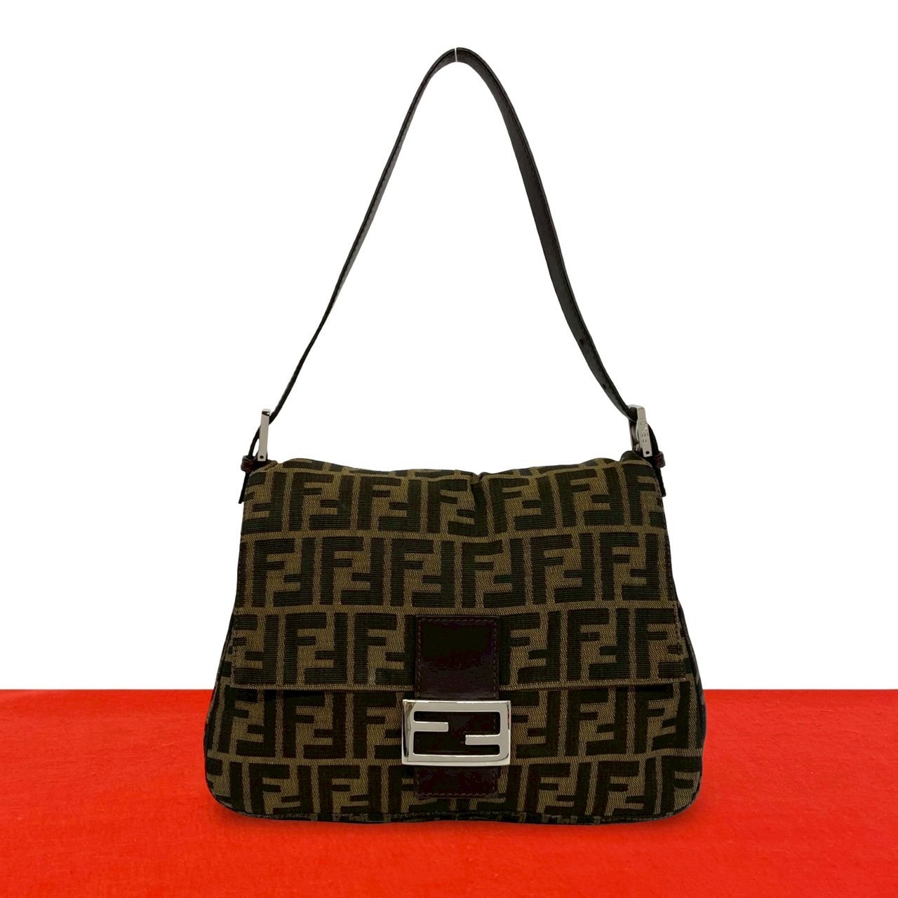 正規品 FENDI ズッカ柄 ショルダーバッグ キャンバス レザー FF 【公式