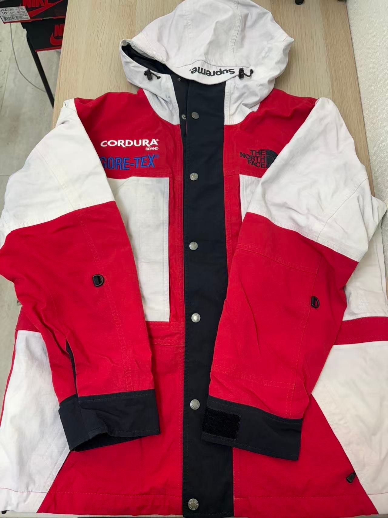 Supreme x The North Face Expedition Jacket 
