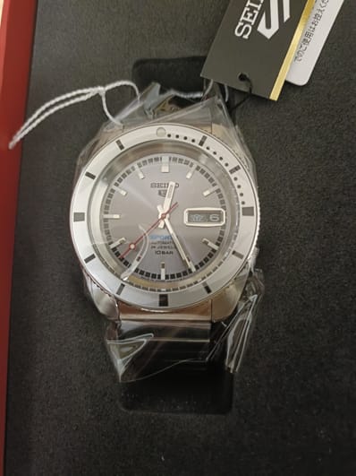 SEIKO 5 Sports SKX Series Heritage Design Reprint Limited Model World Exclusive 9999(Japan Exclusive 999) SBSA269