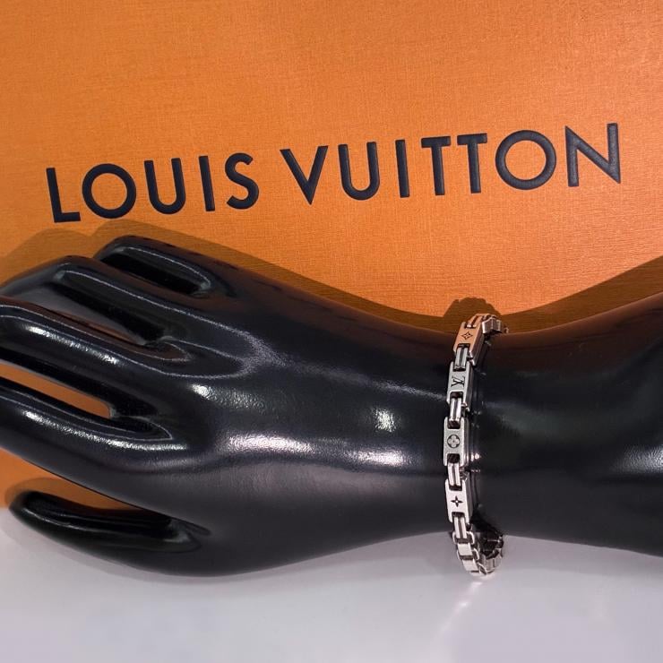 B (目立った傷や汚れなし)】LOUIS VUITTON ルイヴィトン M1149M LV B (目立った傷や汚れなし)】LOUIS VUITTON ルイヴィトン M1149M LV