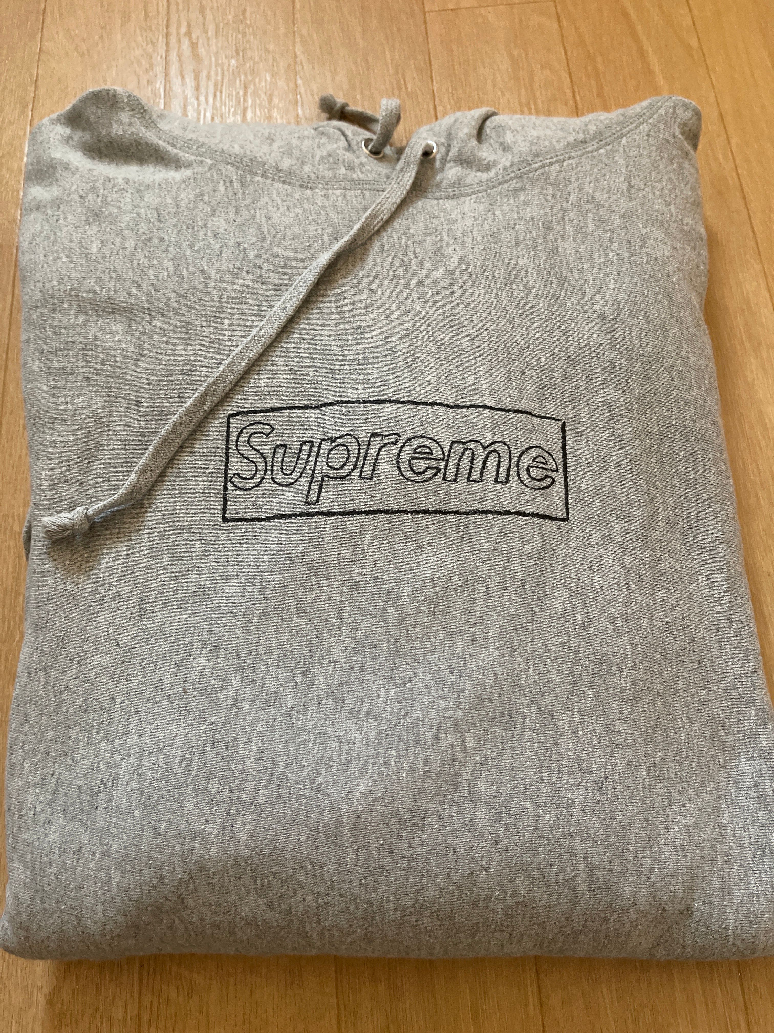 Supreme KAWS Chalk Logo Hooded Sweatshirt "Grey"(2021)