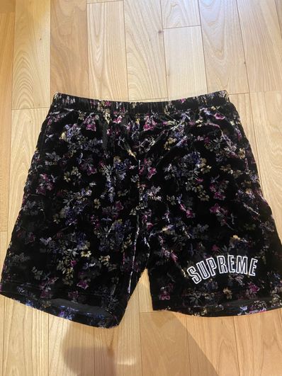 Supreme Floral Velour Short "Black"