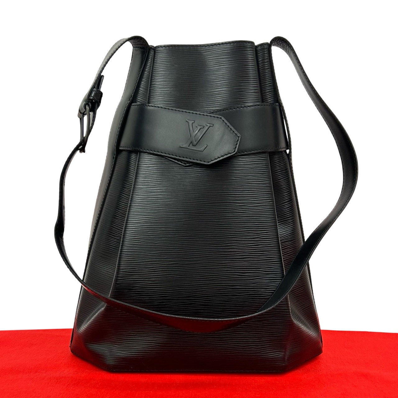 LOUIS VUITTON ルイヴィトン サックデポール エピ レザー ショルダーバッグ ブラック
 32011