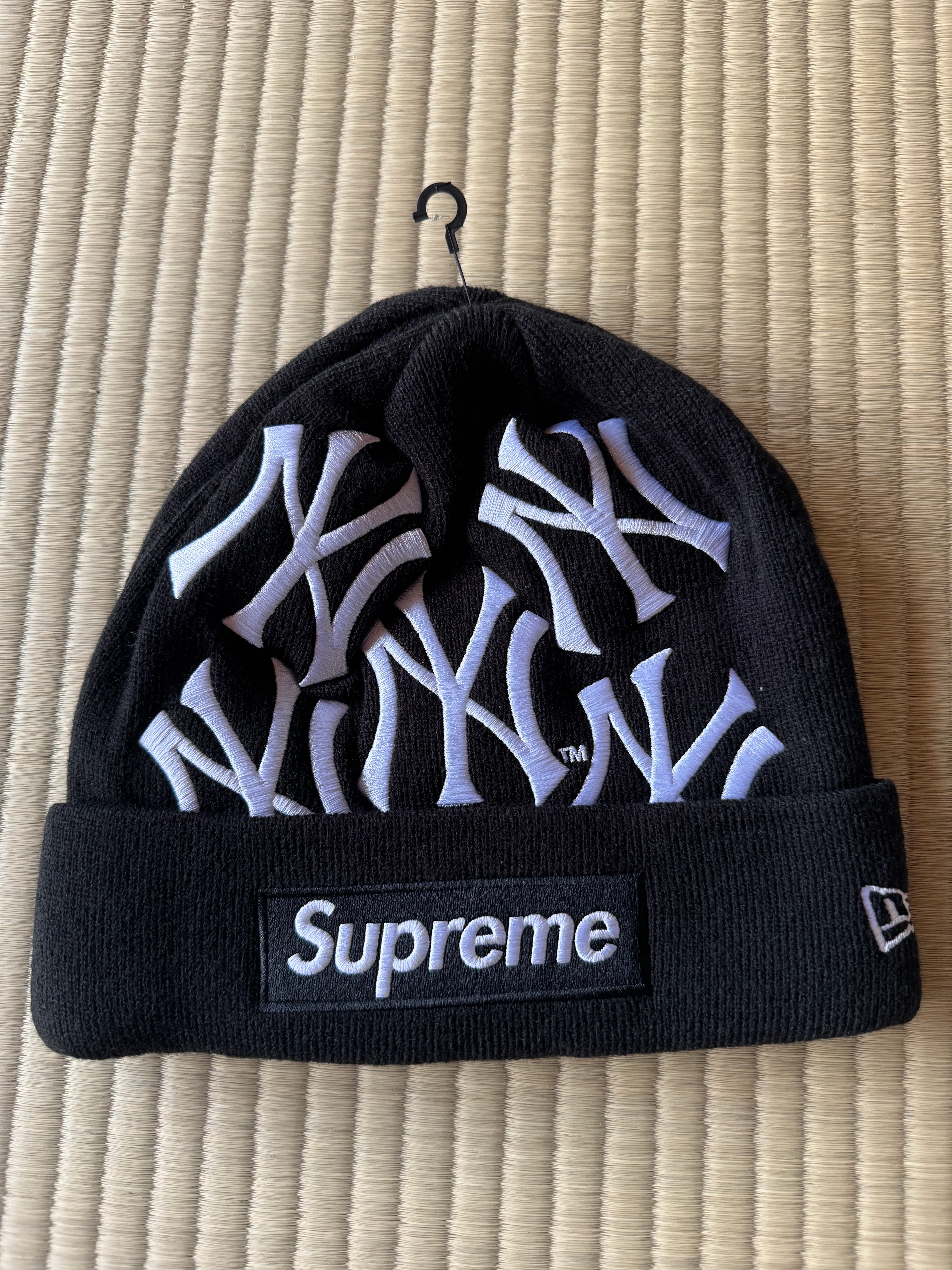 Supreme / New York Yankees / New Era Box Logo Beanie 