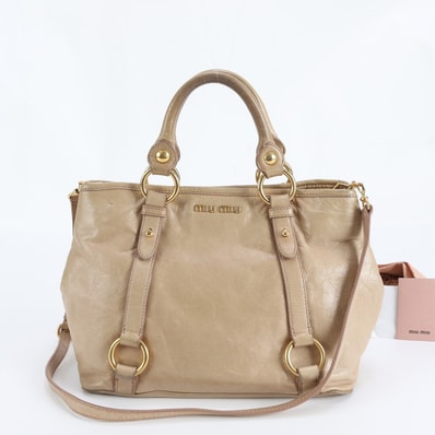 ■美品 ミュウミュウ ショルダーバッグ レザー