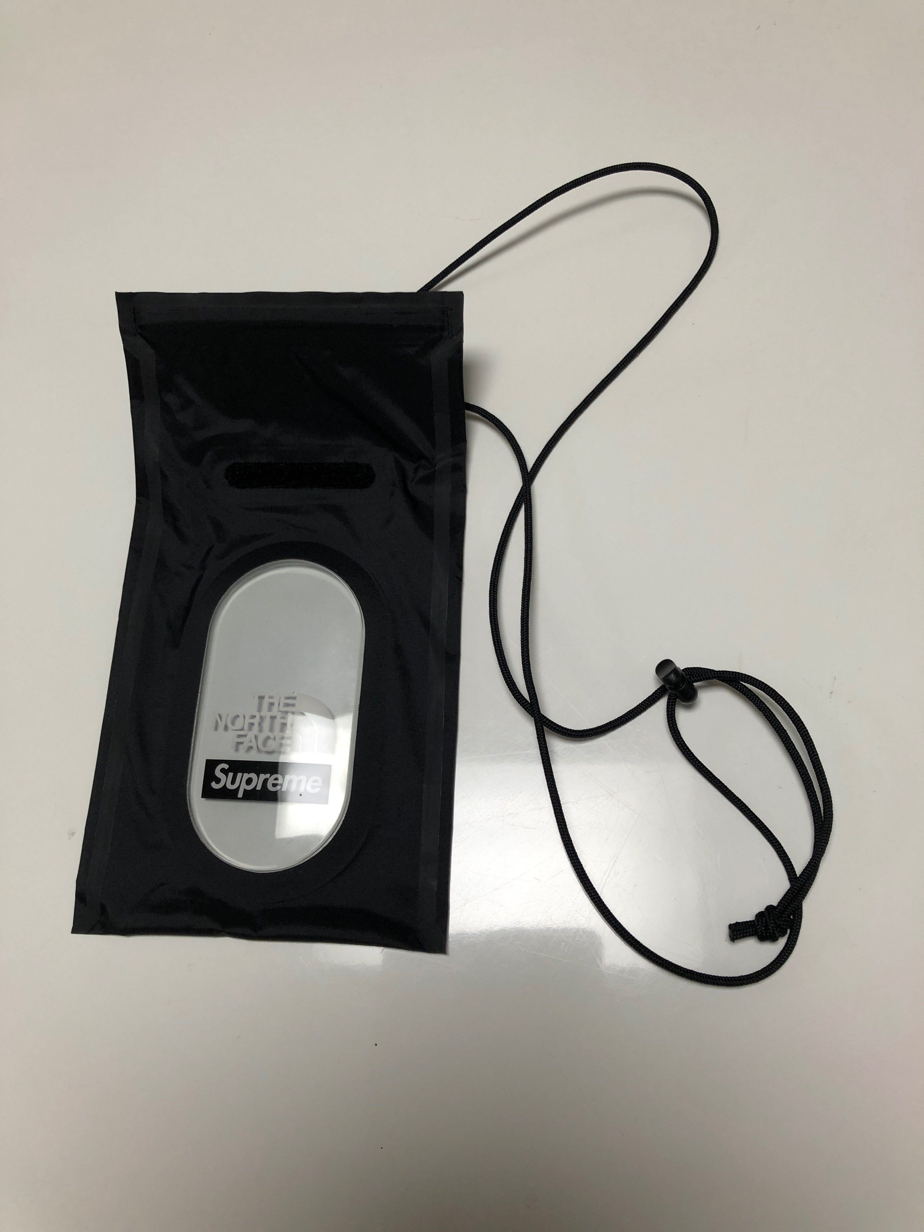 Supreme x The North Face Summit Series Outer Tape Seam Neck Pouch "Black"