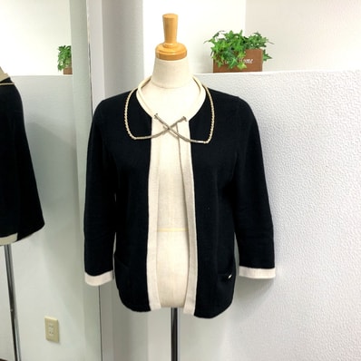 シャネル CHANEL バイカラー チェーン ココボタン P40668 ニットセーター アパレル トップス 長袖 カーディガン ニット ブラック
