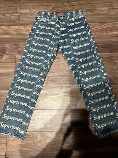Supreme Frayed Logos Regular Jean "Blue"