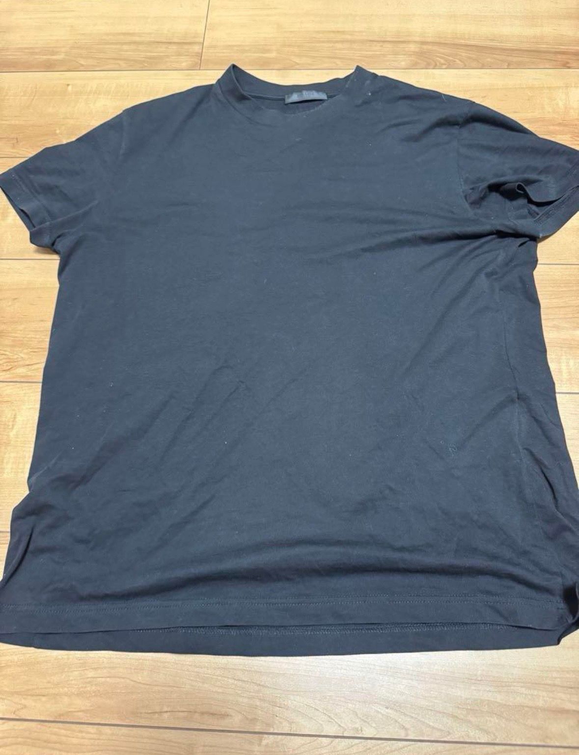 プラダ　tシャツ