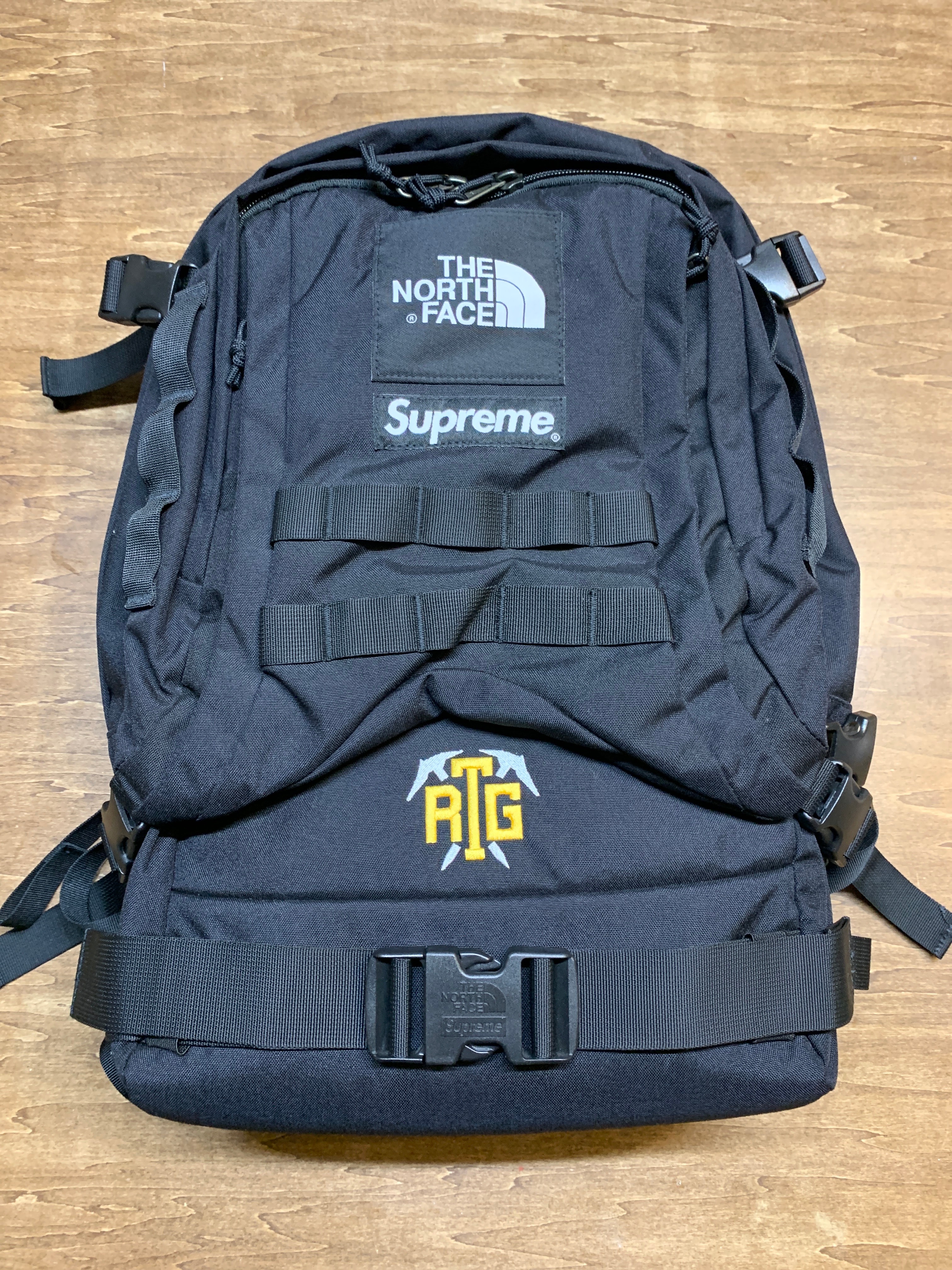 Supreme x The North Face RTG Backpack. 35L "Black"