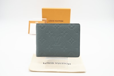 極美品 LOUIS VUITTON ルイ・ヴィトン トリヨン ポルトフォイユ ミュルティプル リバーストーン コンパクトウォレット ヴェール M14252 二つ折り財布 グレー トリヨンレザー メンズ