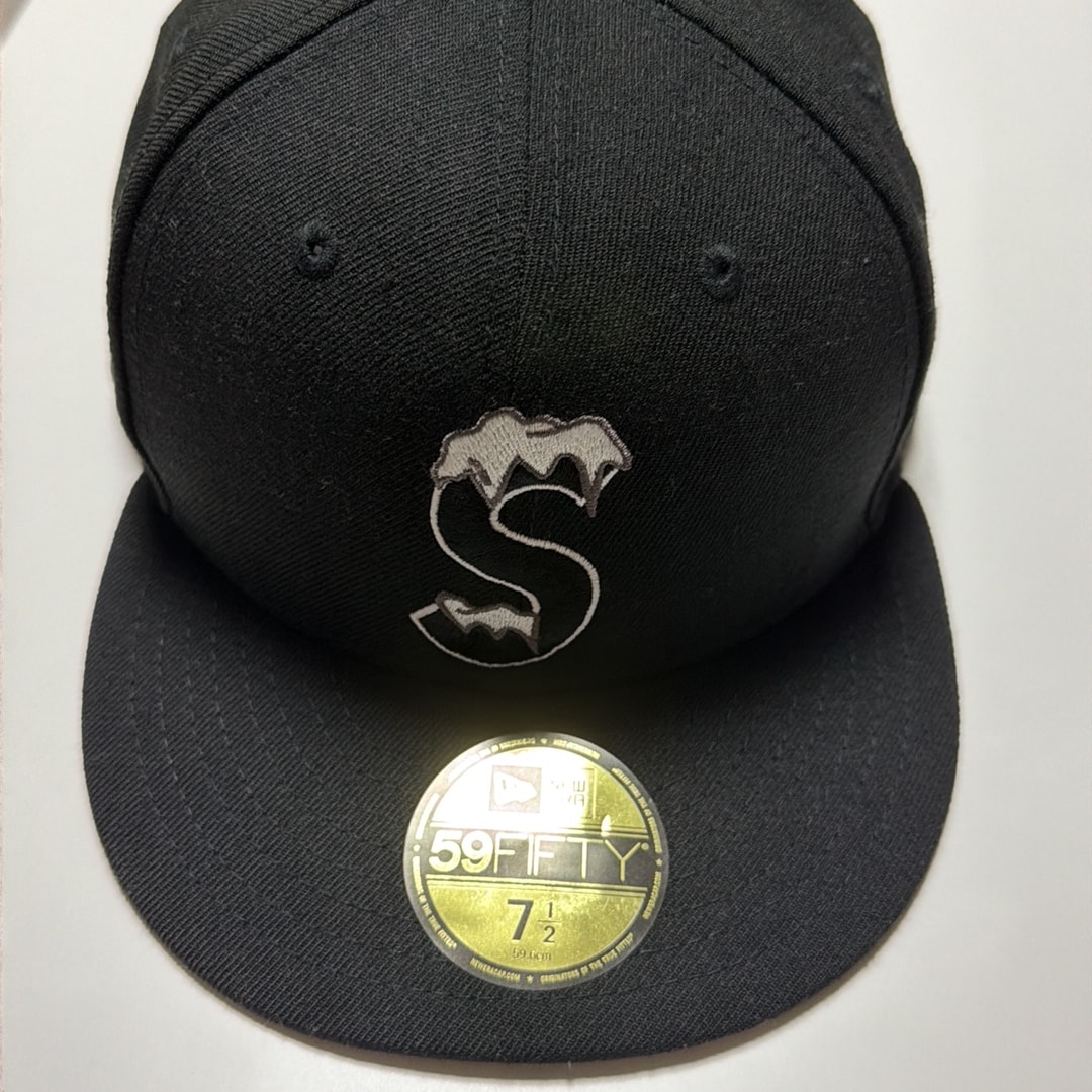 Supreme S Logo New Era® "Black" (20FW)