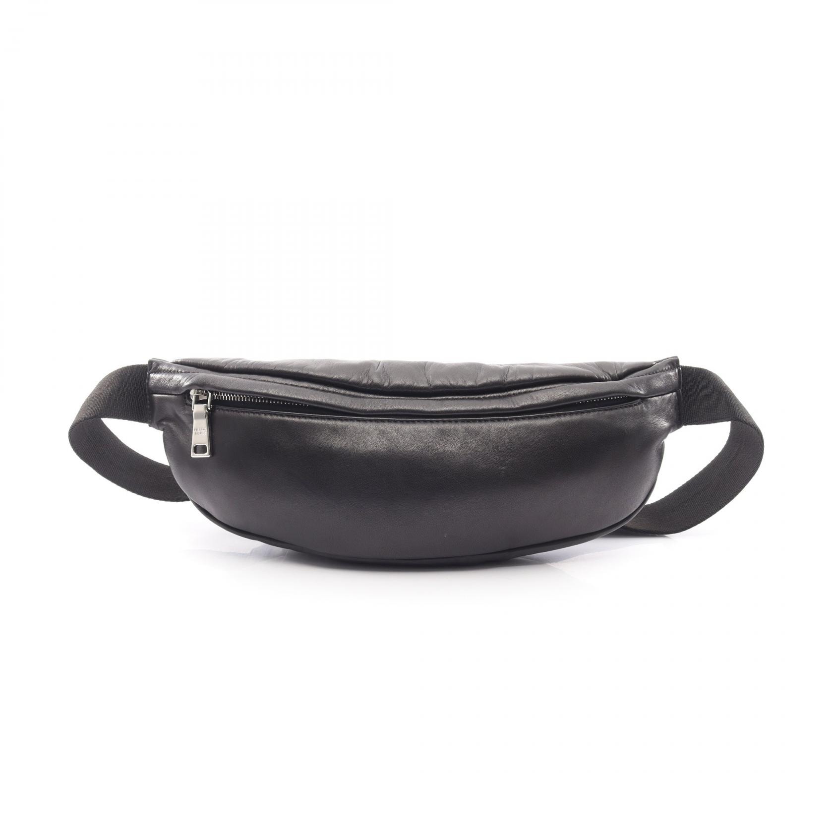 プラダ PRADA 三角プレート ウエストバッグ ボディバッグ バッグ レザー メンズ レディース ブラック系 【中古】
