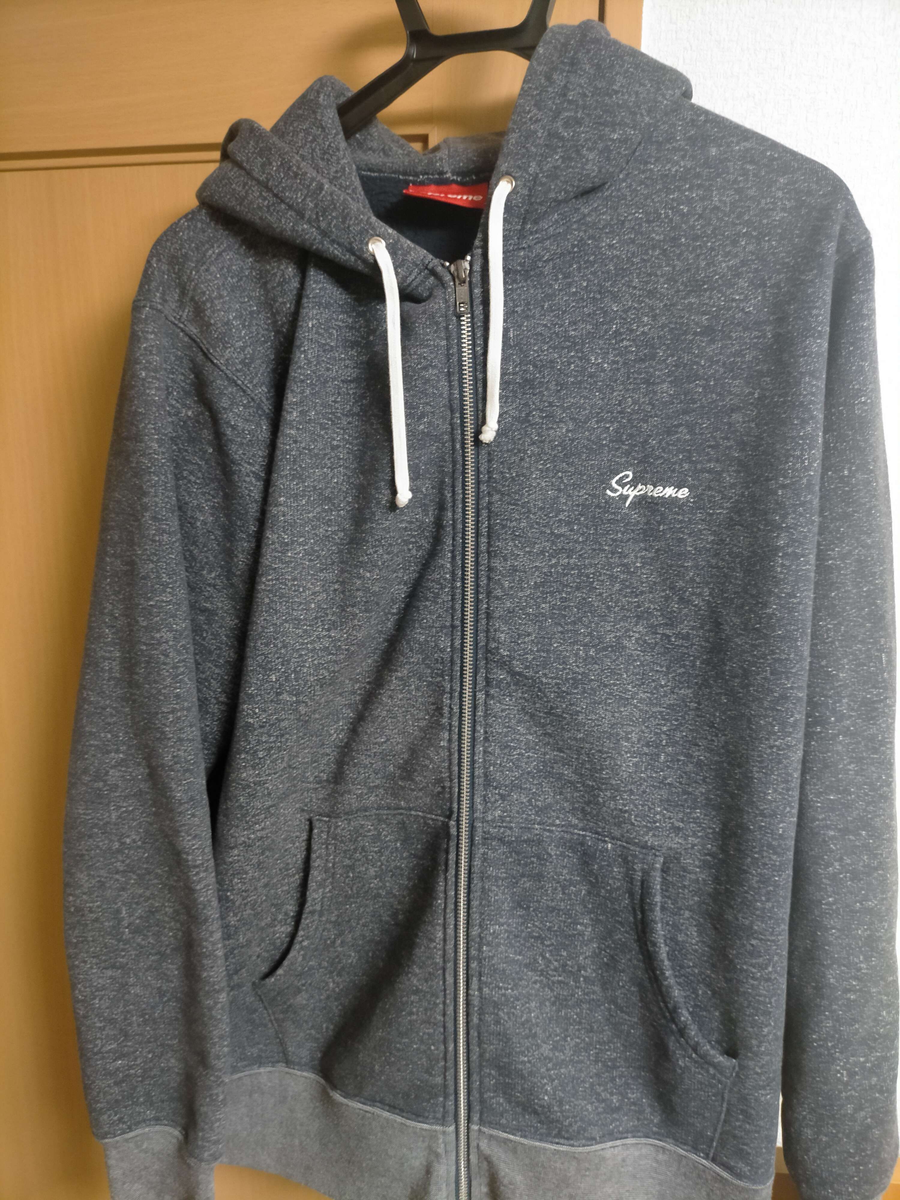 supreme パーカー