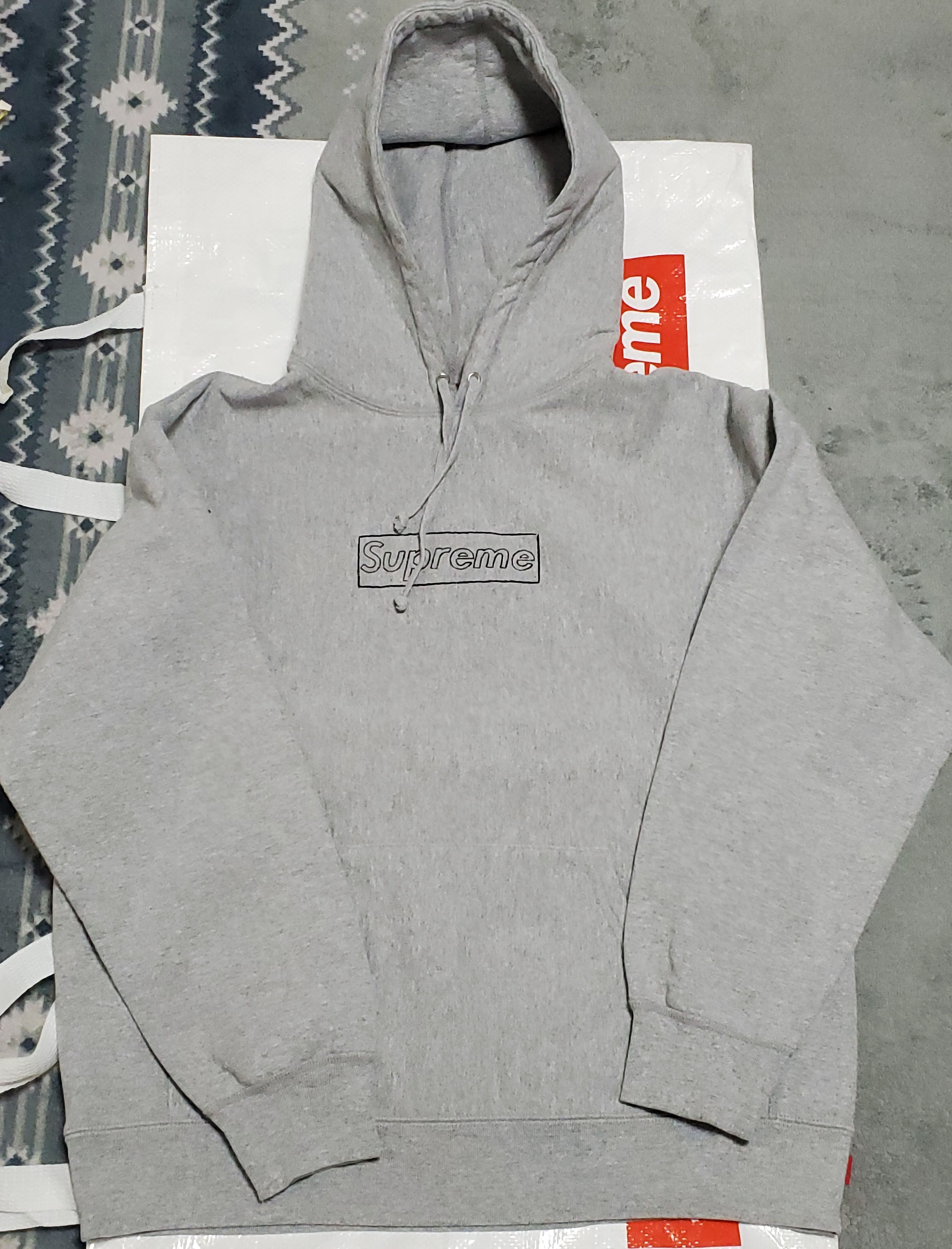 Supreme KAWS Chalk Logo Hooded Sweatshirt "Grey"(2021)