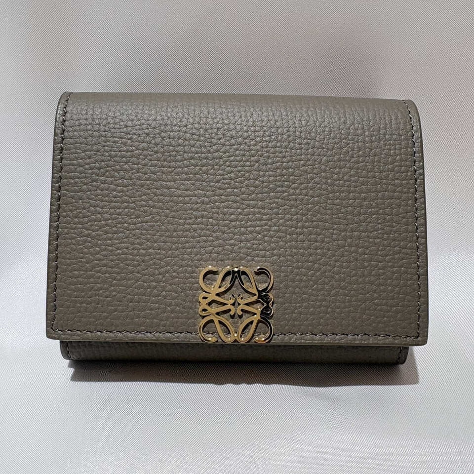 LOEWE ロエベ アナグラム トライフォールド ウォレット 三つ折り財布 C821TR2X16 レザー トープ ゴールド金具 レディース【中古】