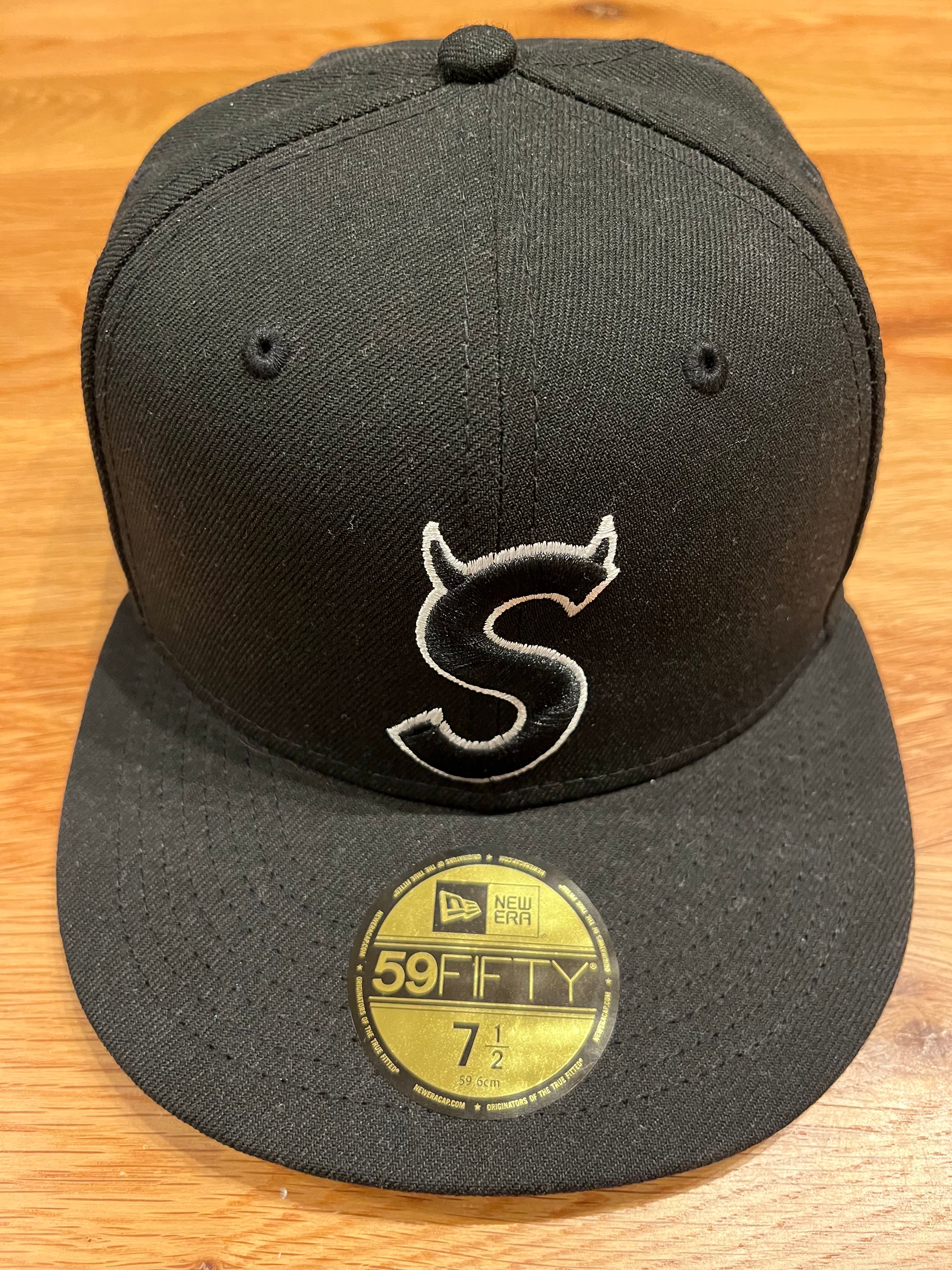 Supreme S Logo New Era "Black" (22FW)