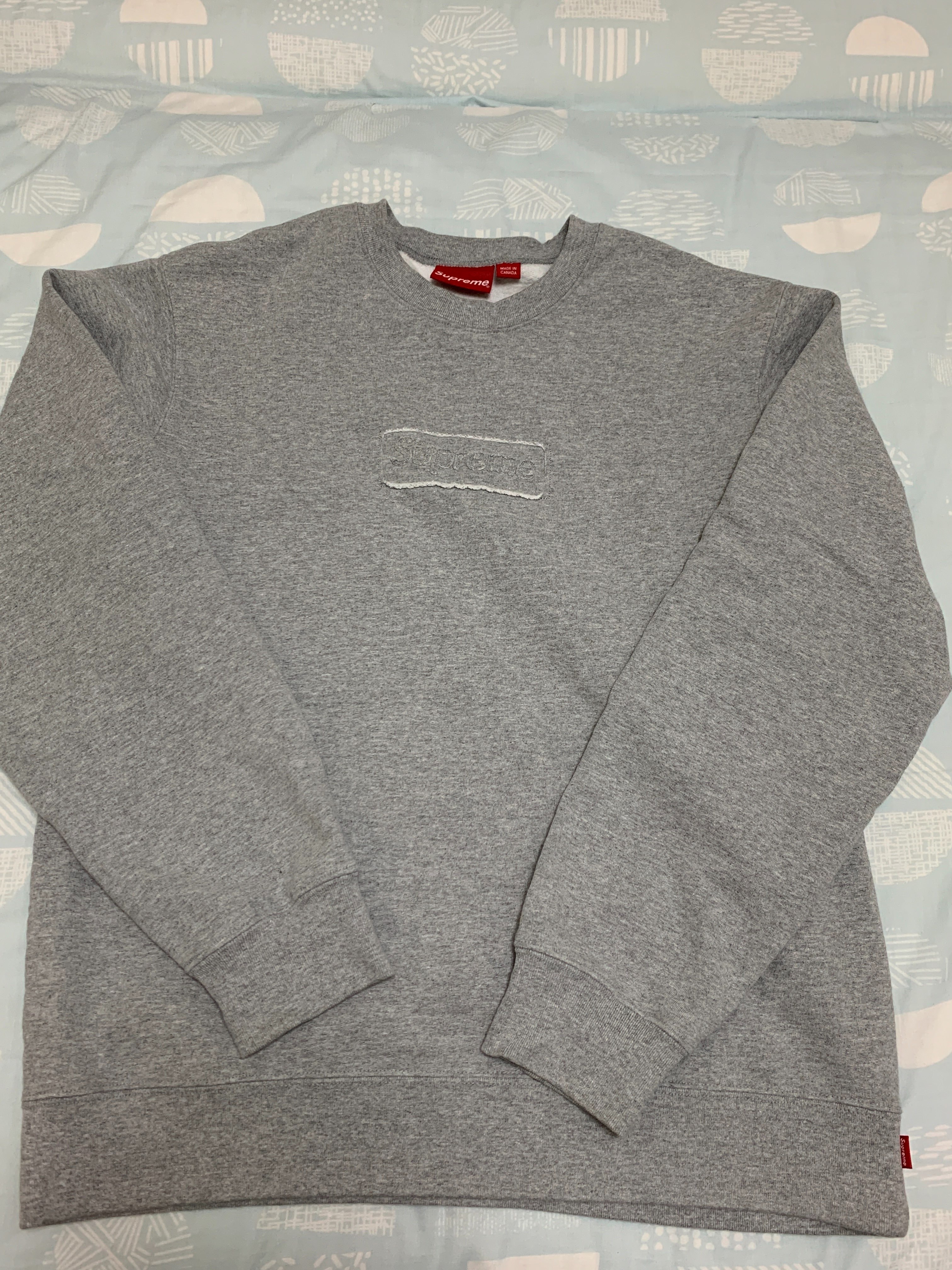 Supreme Cutout Logo Crewneck "Grey"
