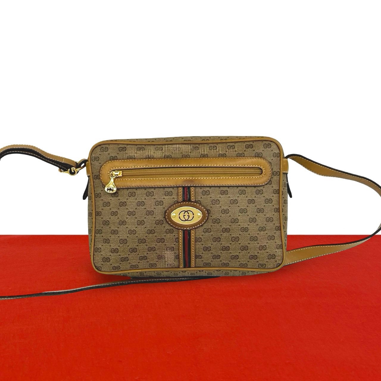 GUCCI グッチ マイクロGG ロゴ 金具 レザー PVC ショルダーバッグ ブラウン
33835