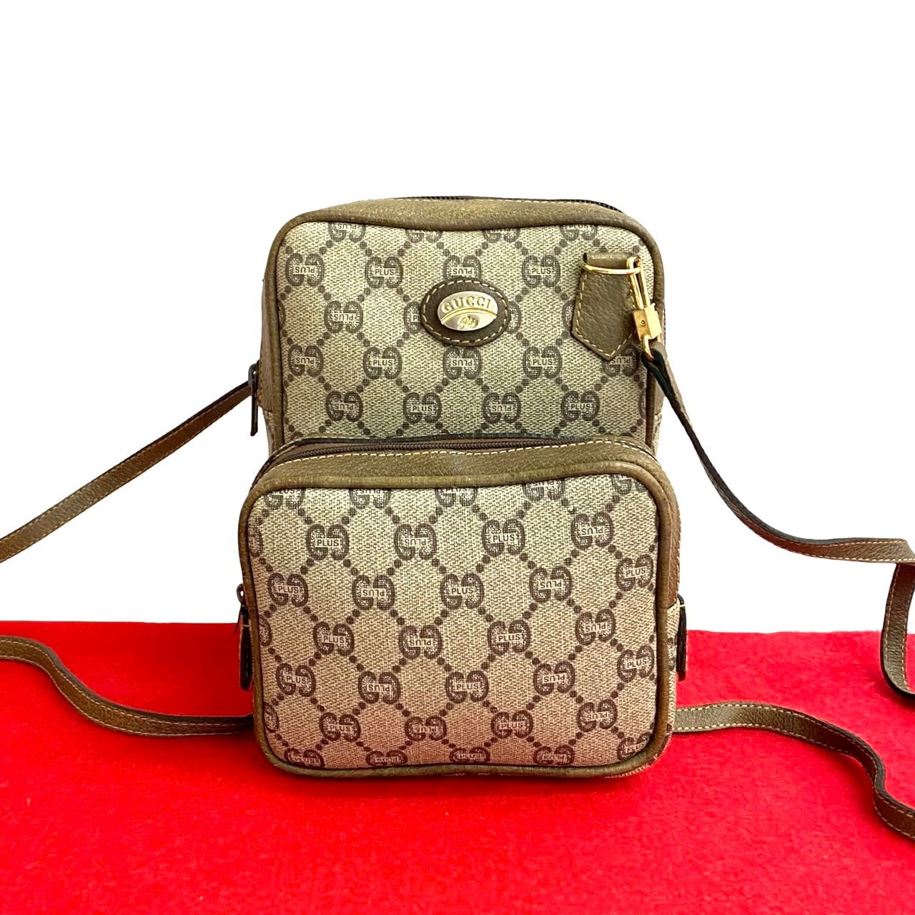 GUCCI グッチ グッチプラス ロゴ 金具 レザー PVC ショルダーバッグ ブラウン
21335