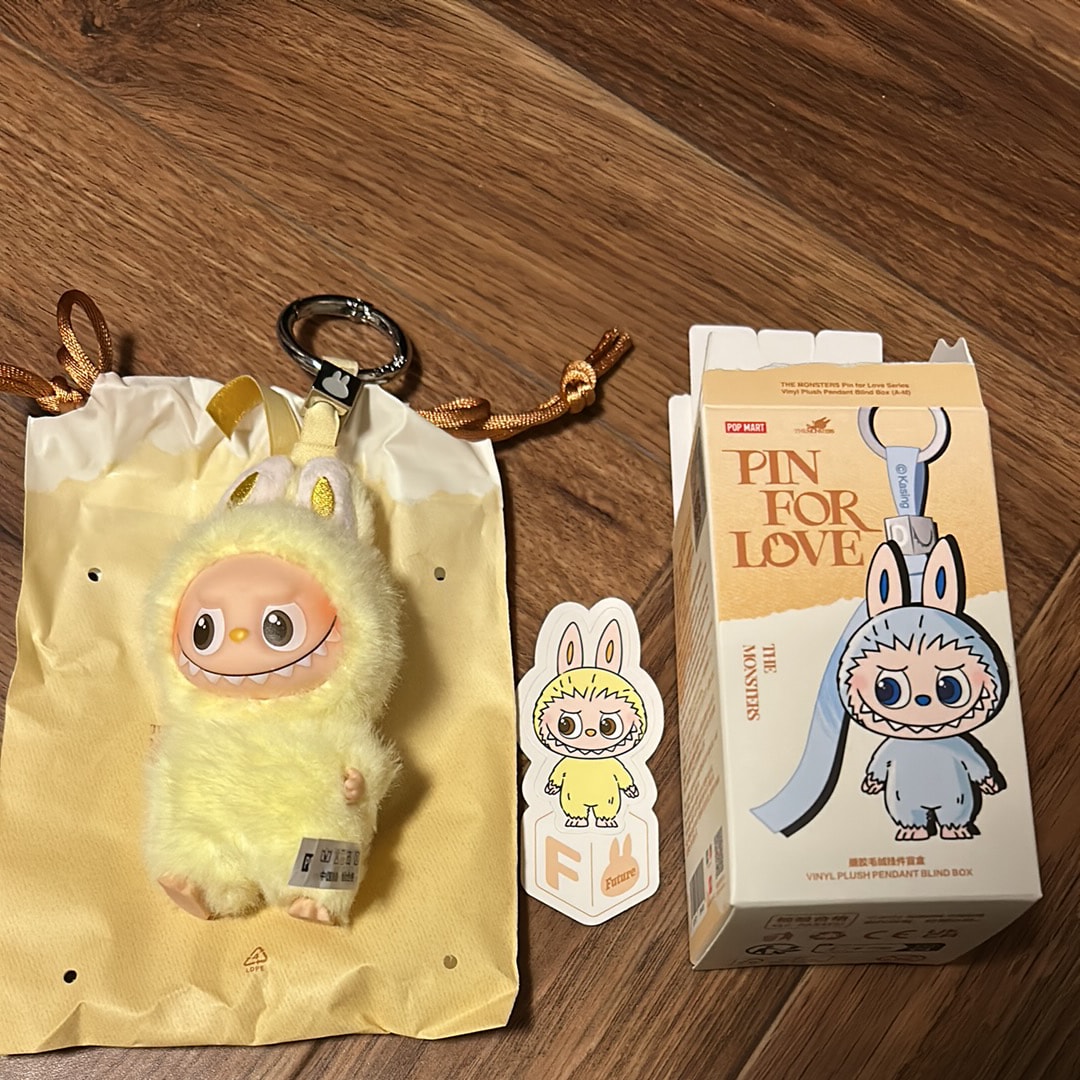 POP MART THE MONSTERS (LABUBU) Pin for Love Series-Vinyl Plush Pendant (A-M) F