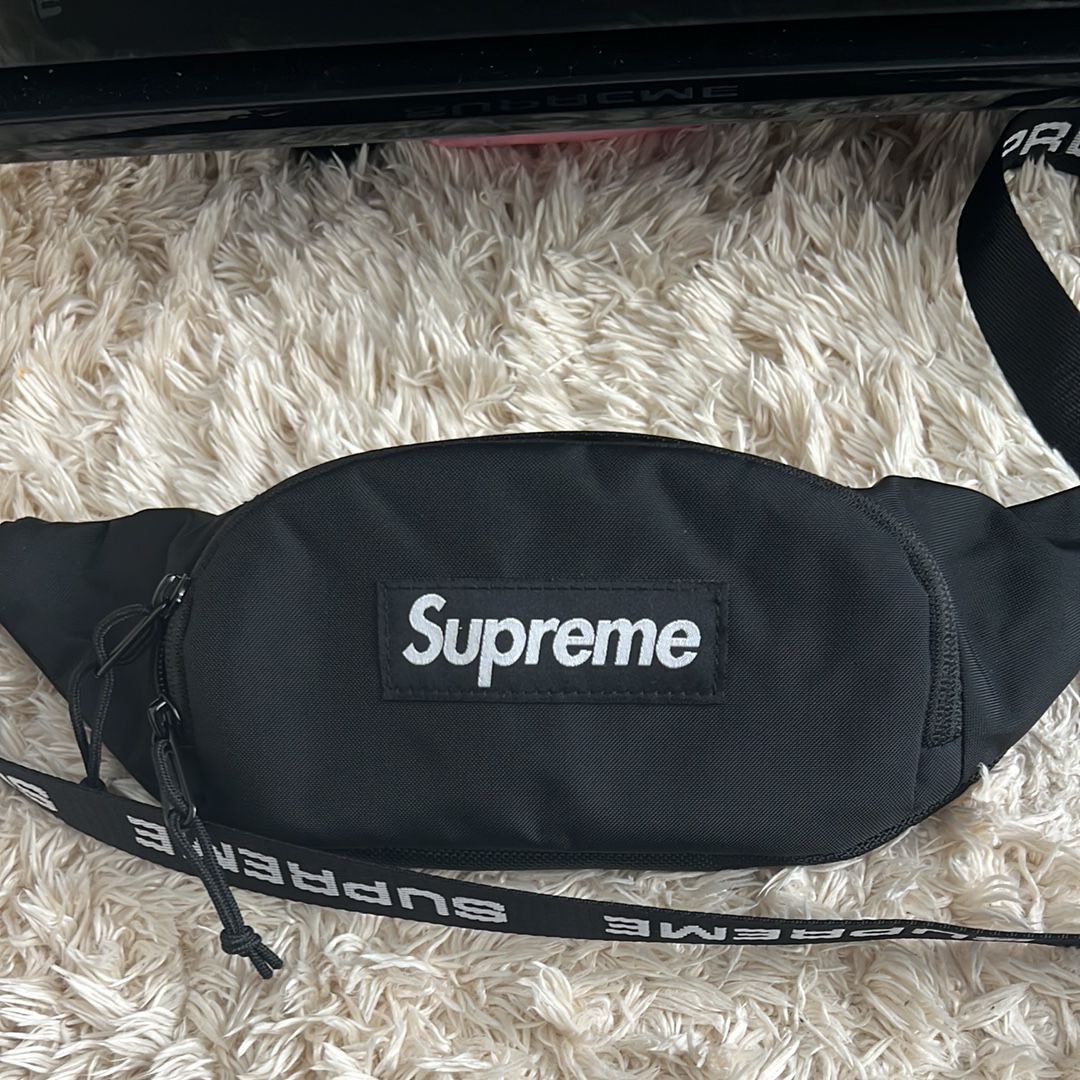Supreme FW22 Small Waist Bag 