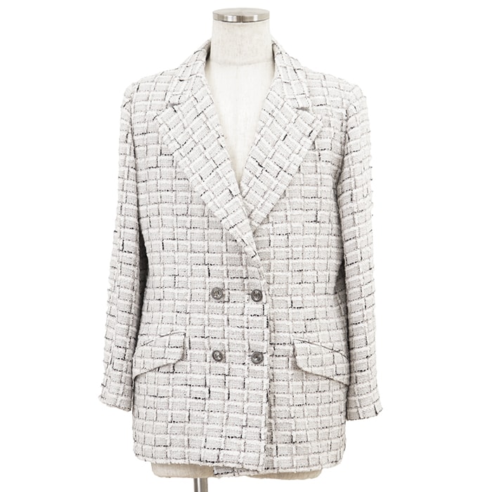【新品同様】CHANEL シャネル ツイード ジャケット サイズ 48 レディース メンズ ユニセックス P71905 2022AW ダブルブレスト ラインストーンボタン アウター ホワイト シルバー 白 銀色