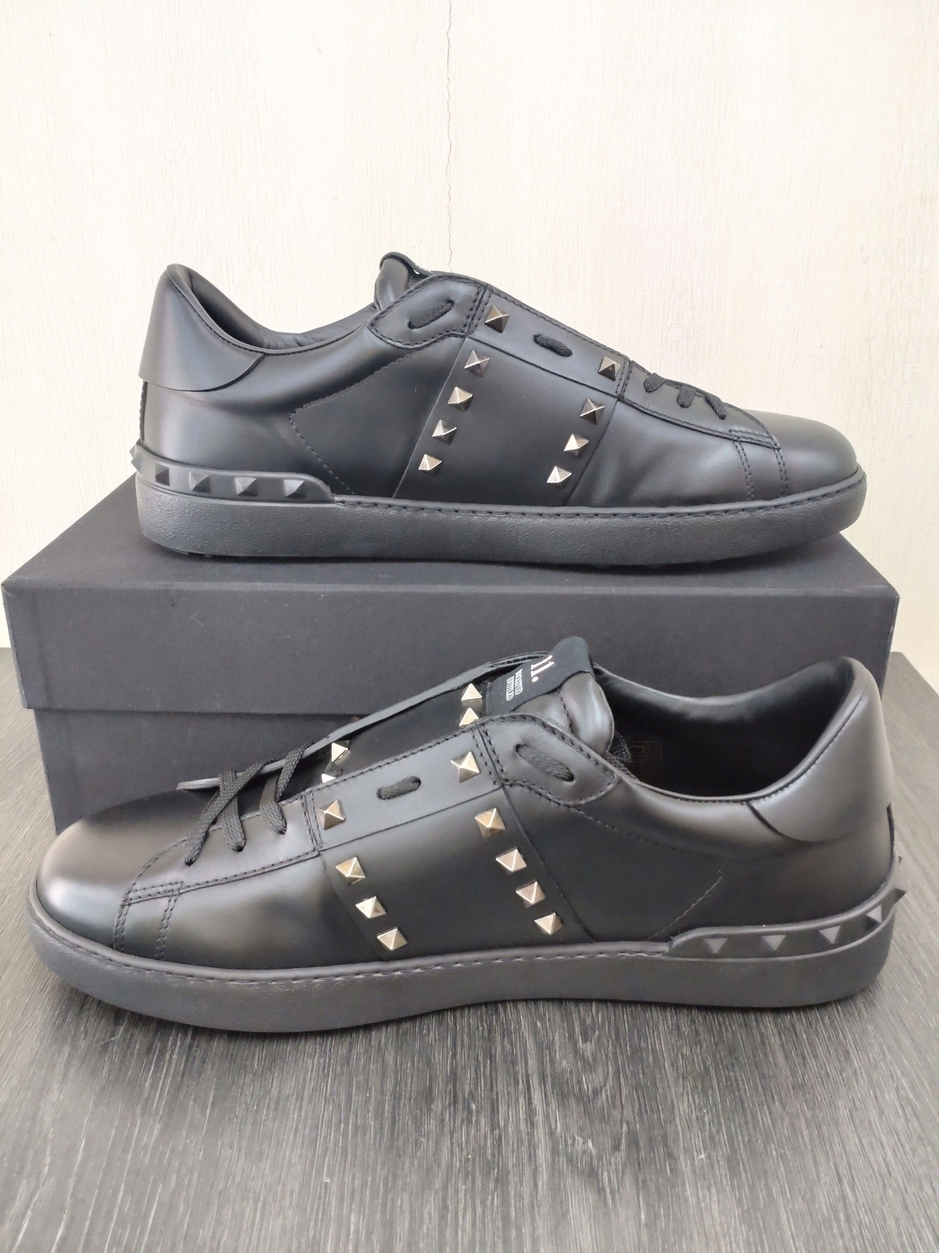 ヴァレンティノ アンタイトルド スニーカー スタッズ