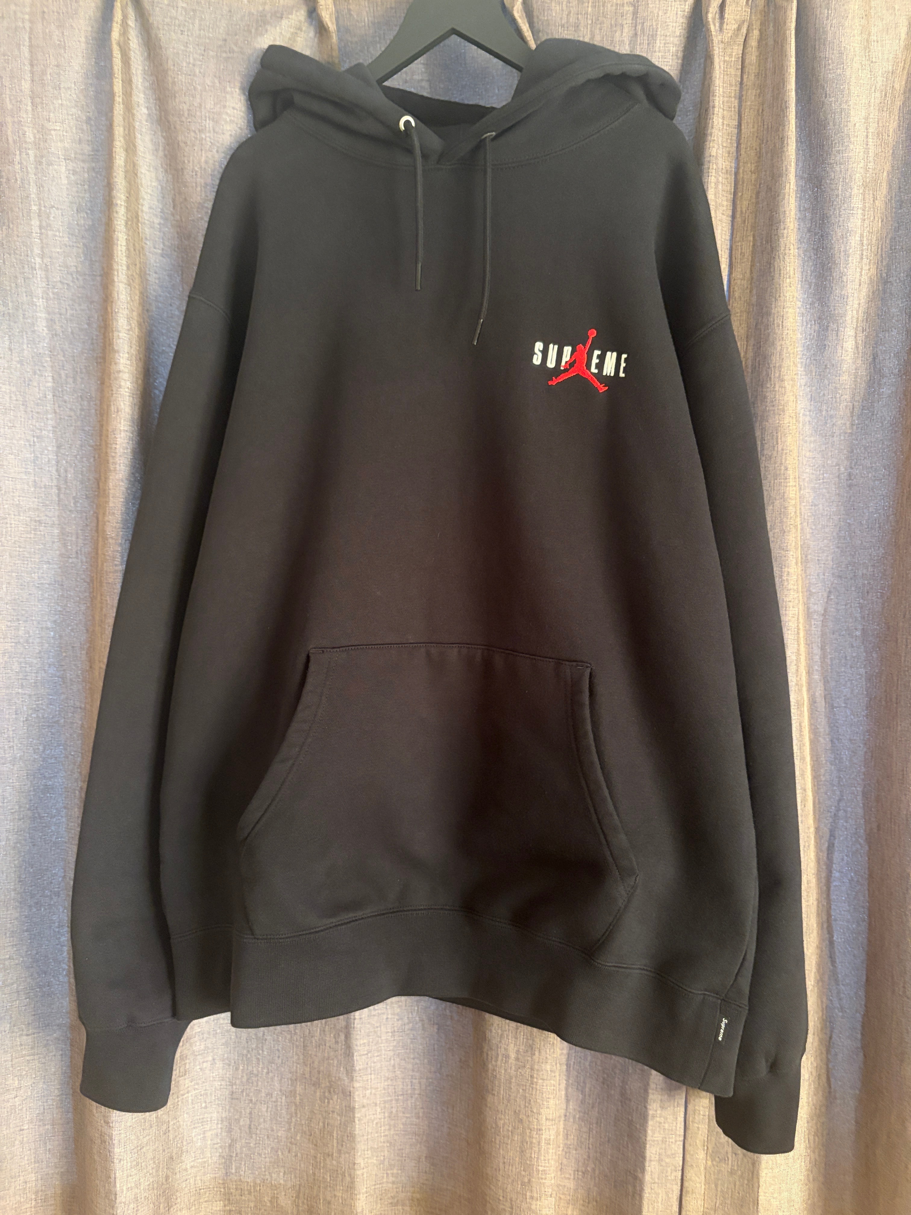 シュプリーム x ジョーダン フーディー スウェットシャツ "ブラック" HF0836-010