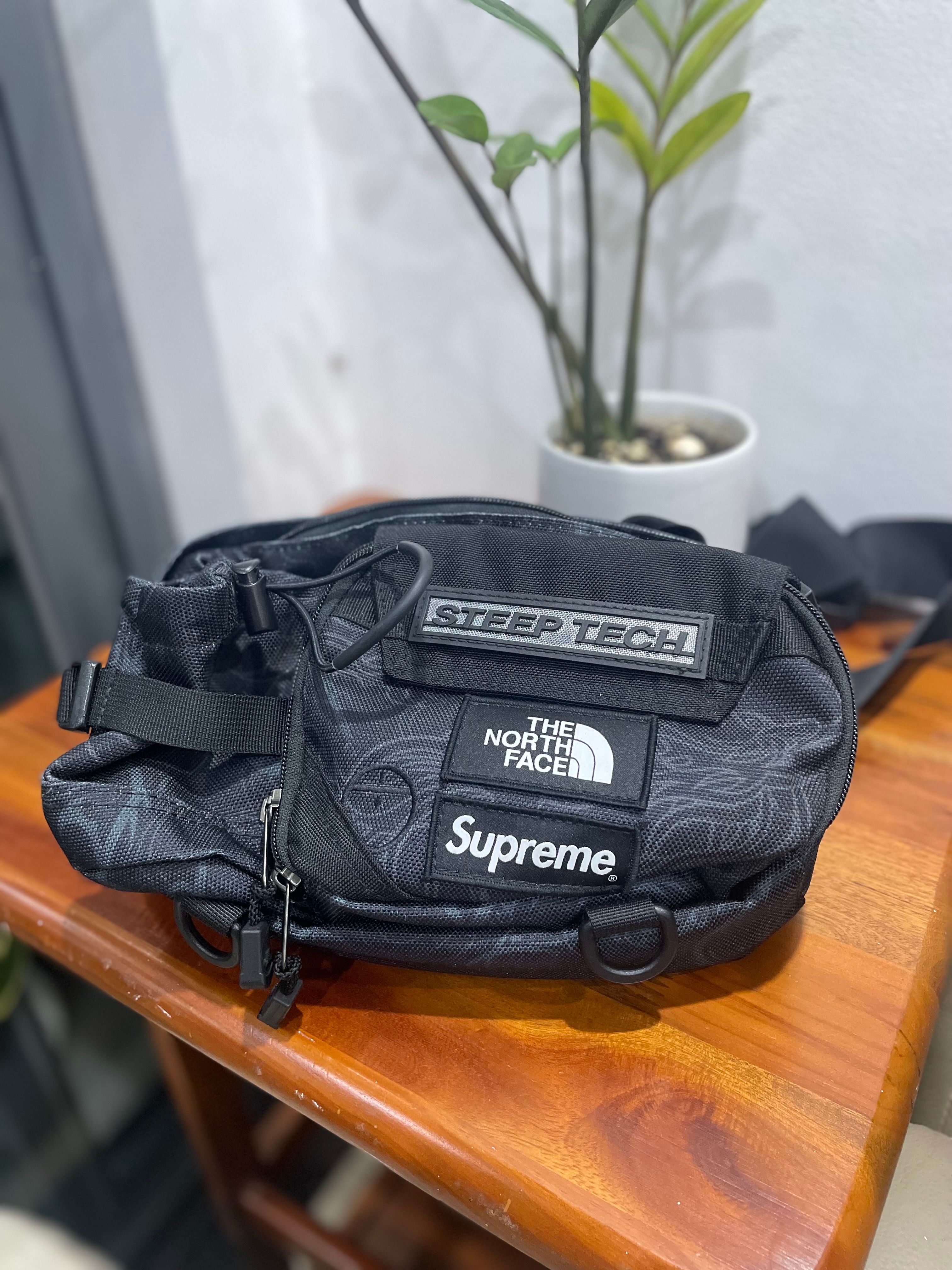 Supreme x The North Face Steep Tech Waist Bag "Black Dragon" NM82291I / NF0A82YW