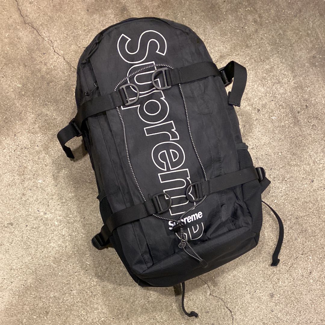 Supreme 18FW Backpack "Black"