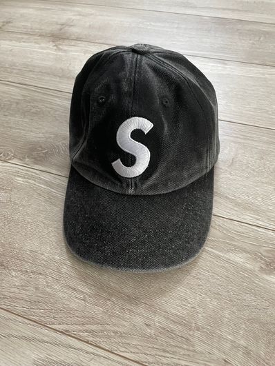 Supreme Pigment S Logo 6-Panel "Black"