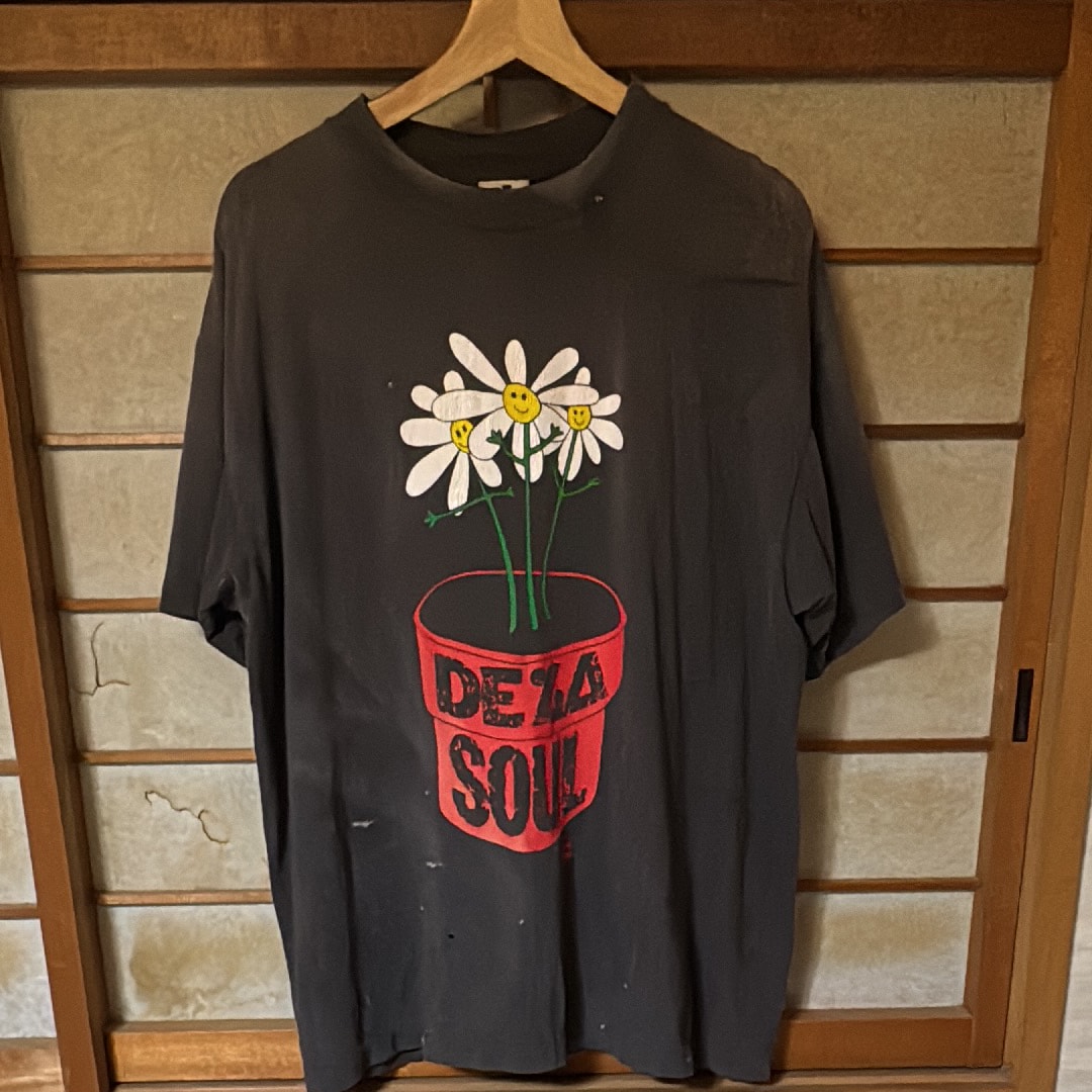 SAINT Mxxxxxx x DE LA SOUL DLS SS Tee "Black"