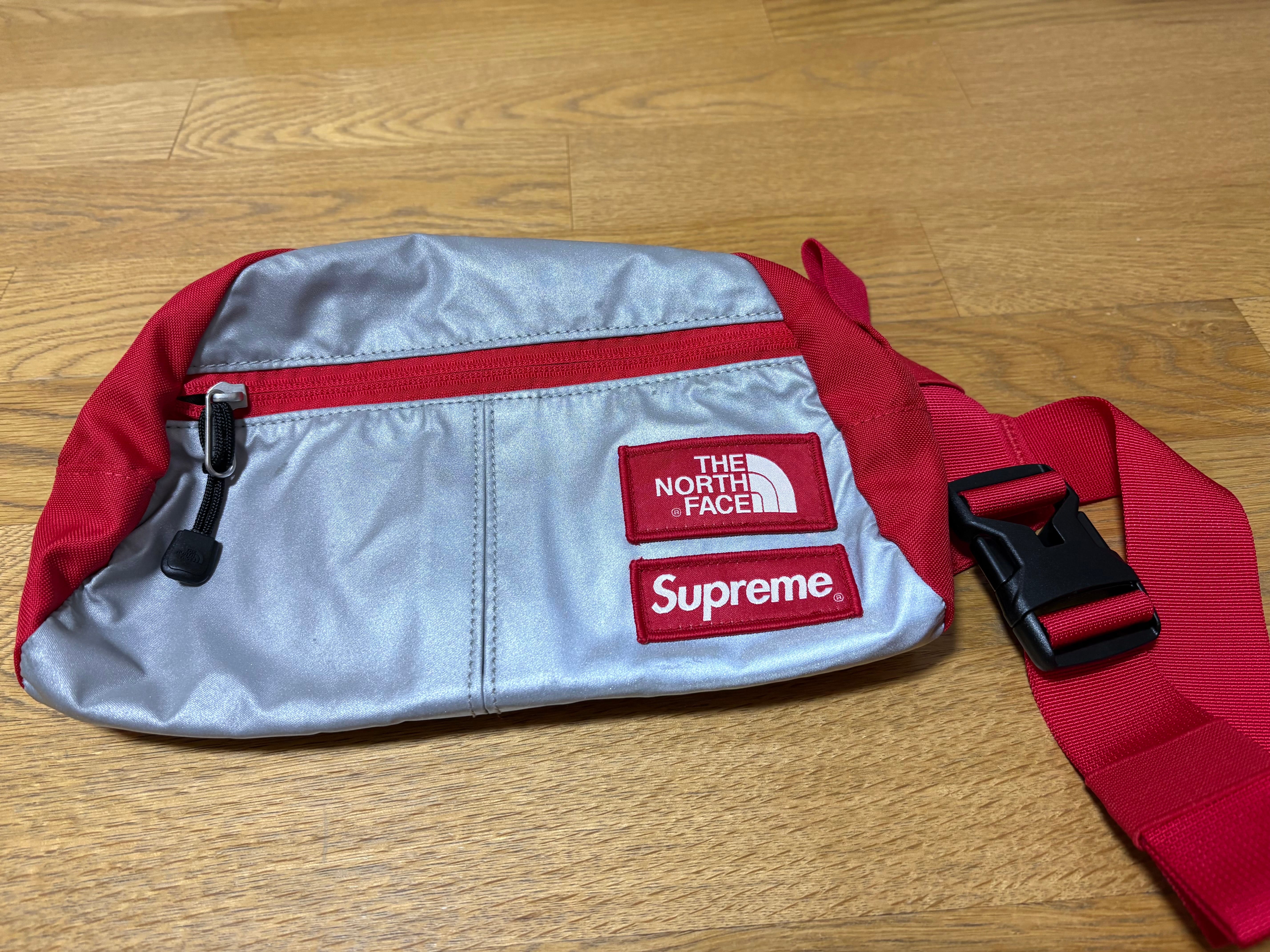Supreme 19FW Small Zip Pouch 