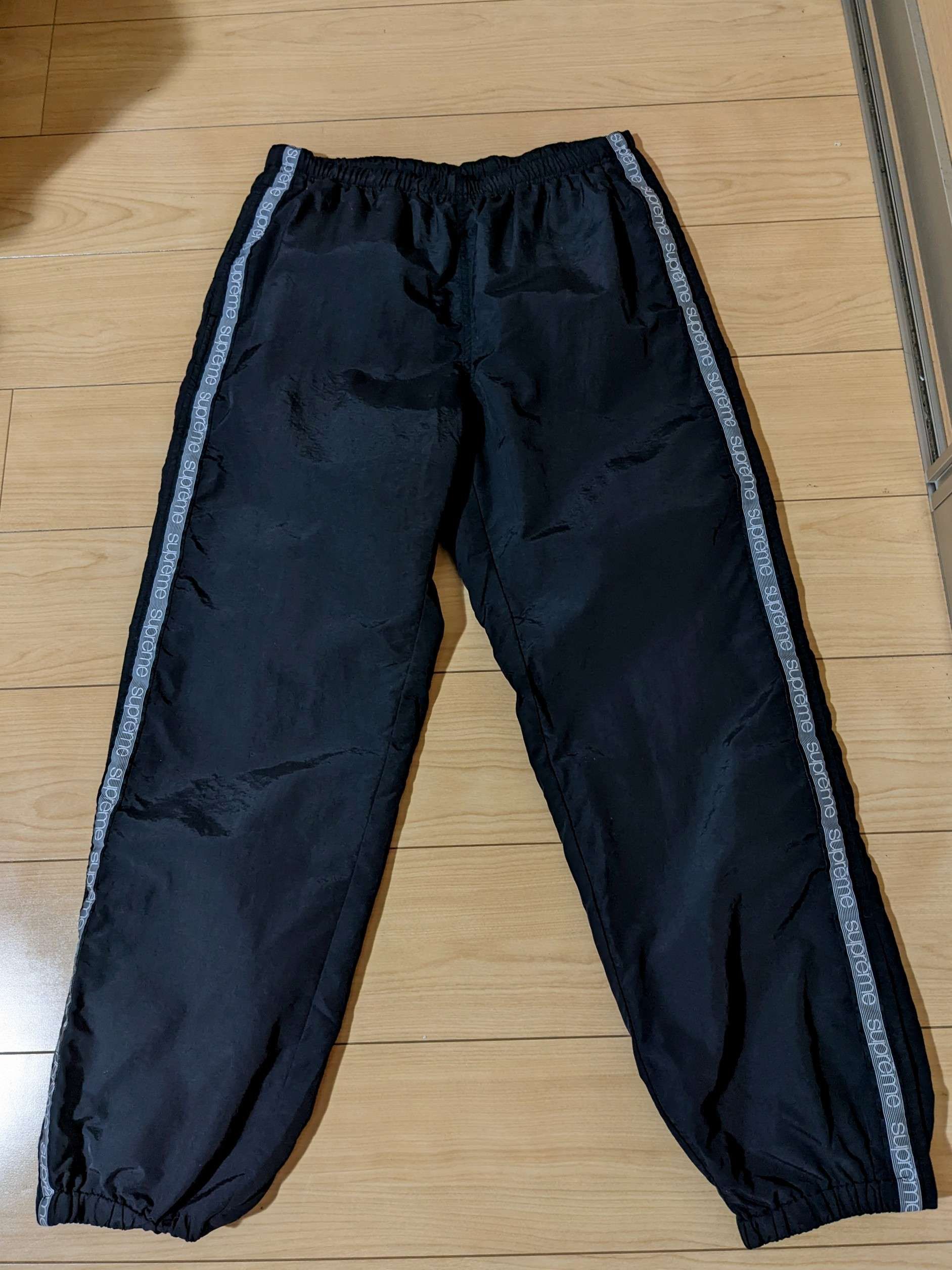 シュプリーム tonal taping track pant