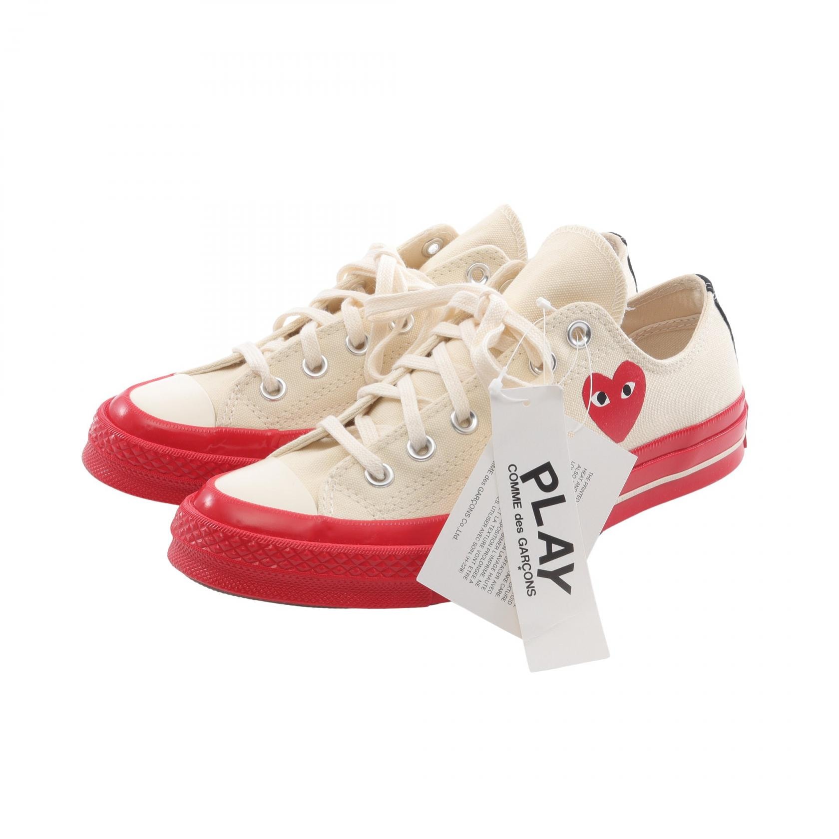 プレイコムデギャルソン PLAY COMME des GARCONS PLAY COMME des GARCONS × CONVERSE スニーカー 靴 キャンバス メンズ レディース ホワイト系 / レッド系 AZ-K123-001-28.5 【中古】